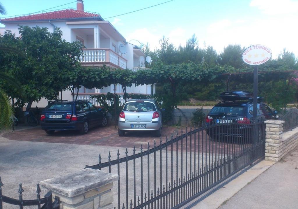 Apartments Tonimir Vodice Exteriör bild