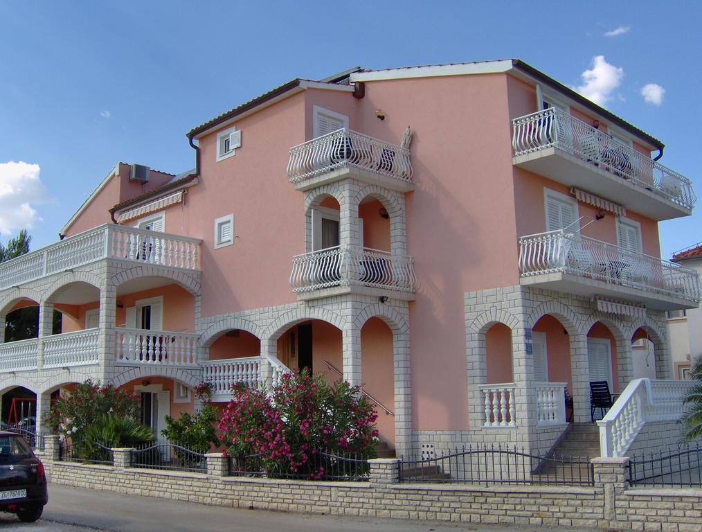 Apartments Tonimir Vodice Exteriör bild