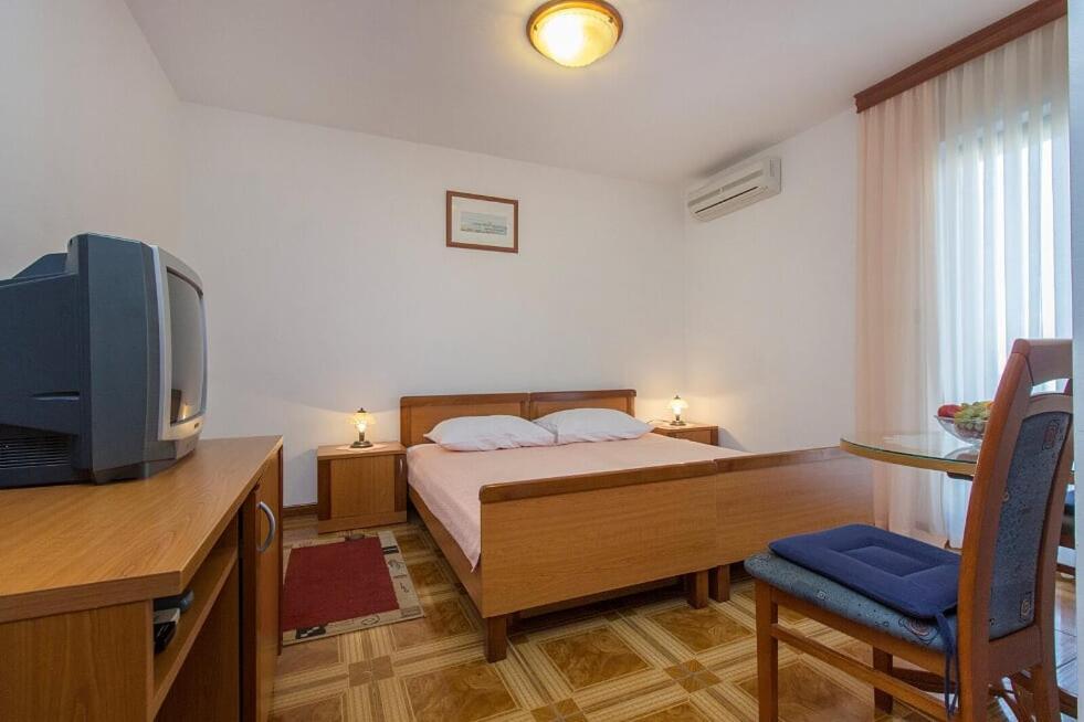 Apartments Tonimir Vodice Exteriör bild
